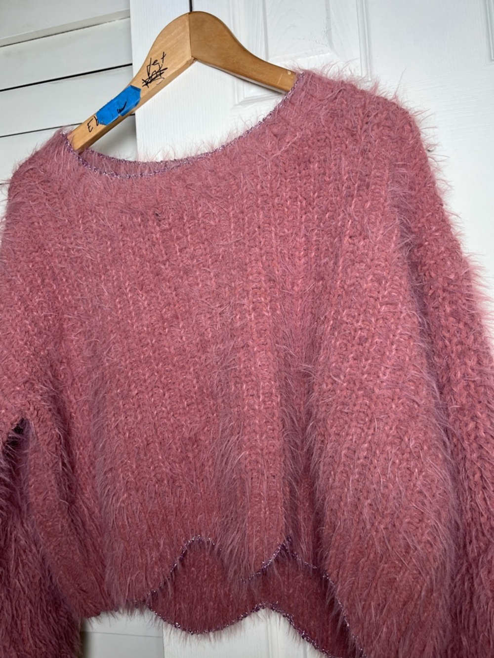 Ivory Rose Pink Eyelash Knit Scalloped Hem Crop Sweater Size Medium - Picture 5 of 17